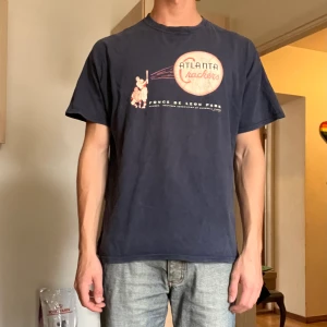 Atlanta hackers tisha - Vintage t-shirt. Står xl i, jag på bild brukar ja m-l. Så passar ca L i guess