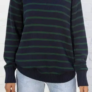 Besinna sweater från Brandy Melville. Bra skick. Säljer då den inte är min stil längre. Köpte den förra hösten för 410 kr.