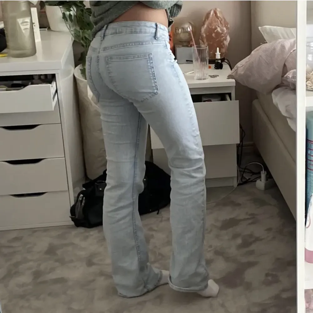 Jättefina lågmidjade jeans 🩵. Jeans & Byxor.