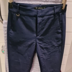 Kostymbyxa från zara - Fint skick,aldrig använda