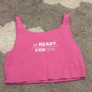 Rosa topp från Zara - Säljer pga liten, är använd 1 gång. Den är från Zara och är 140cm. Några frågar då kontakta mig 🤍