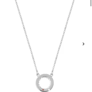 Edblad halsband i silver - Säljer ett silver halsband från Edblad som är helt oanvänt🤍säljer då jag inte använder silversmycken, nypris 399