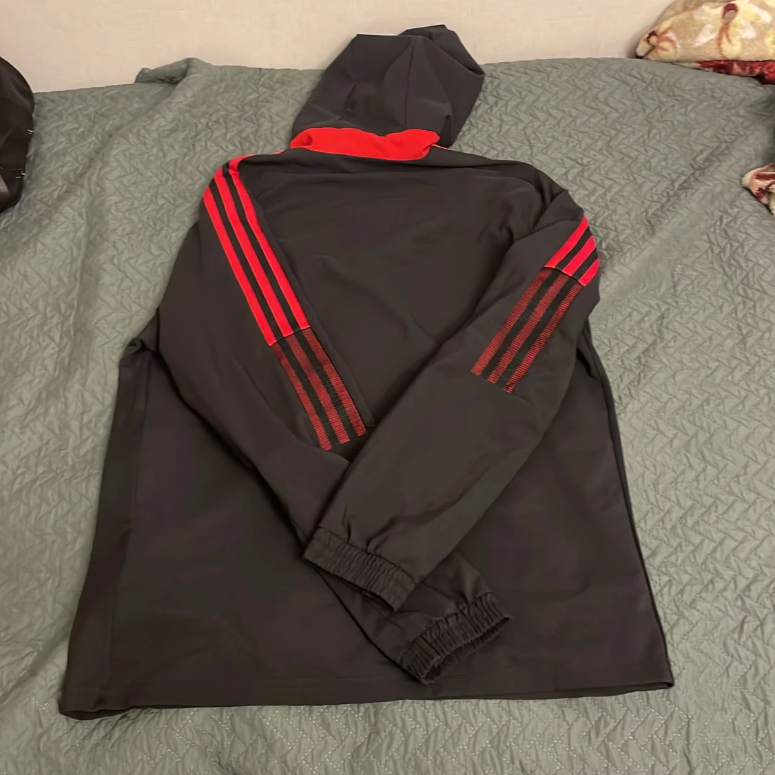 Man UTD zip hoodie svart och röd logo - 91