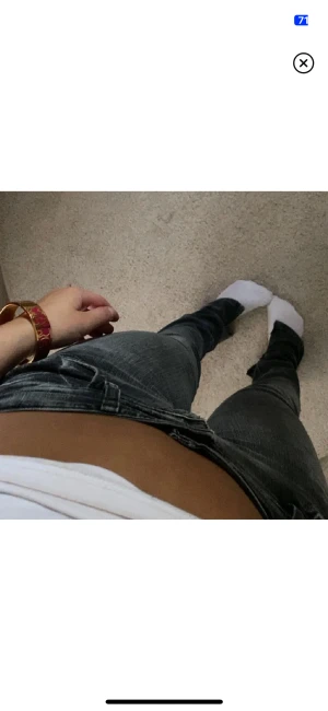 Levis jeans🖤 - Jätte fina jeans som inte kommer till användning längre🖤 i storlek 34/36, jätte bra skick