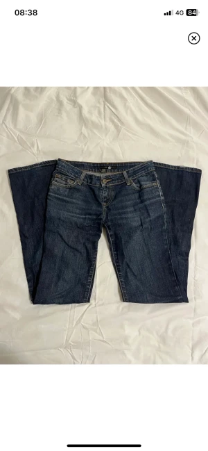 zara basic - midja: 81 innerbenslängden: 84 säljer då de inte passar mig, grenhöjd: 19