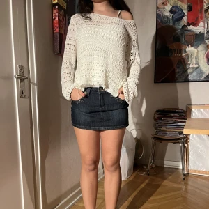 Stickad topp - Super fin löst stickad topp, knappt använd. Ska vara lite ”distressed”