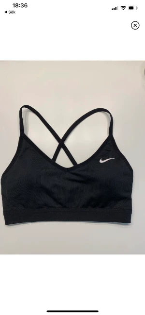 Nike sportbh - Köpt av annan användarens plick. Super fint skick men alldeles för liten för mig.