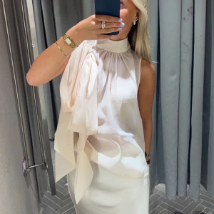 Blus - Blus från H&M😍 Stl XS. Köparem står för frakten!