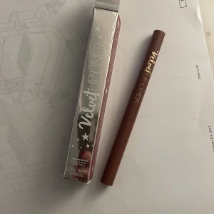 Lip liner - Säljer min helt oandvänd velvet lip liner från Ciate london. Nypris 270kr
