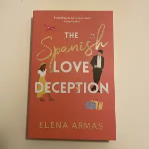 Boken ”the spanish love deception” skriven av Elena Armas på engelska. Den är i jättefint skick! Hör av er om ni har några frågor :)
