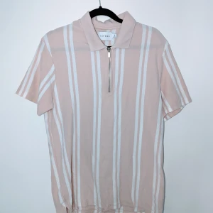 Topman 1/4 zip kortärmad tröja med krage - Snygg kortärmad tröja från Topshop. Sitter riktigt bra på