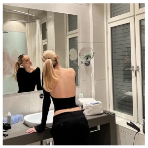 Long sleeve top  - Jättefin top från Alobha Label som tyvärr inte passar mig bra i storlek, endast använd ett fåtal gånger. Storleken är S, men väldigt stretchig så skulle kunna passa för fler! 🥰Vid intresse kan mer info ges! 