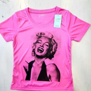 Marilyn sport t-shirt stl. S dam - Helt oanvänd på alla sätt  Screentryckt fram