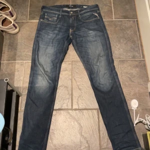 Replay Anbass - Snygga jeans från Replay, sparsamt använda.