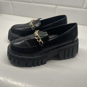 Loafers  - Använda 1 gång 