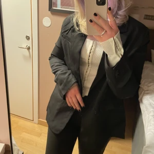 Blazer nakd  - Helt ny oversized blazer från Ida Carlssons kollektion med Nakd! Jättefin men säljer då den var för stor! !SLUTSÅLD!
