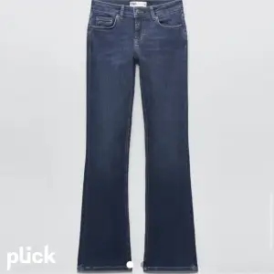 Söker dessa jeans i den mörka nyansen i storleken 36/S för ett bra pris antigen med frakt eller kan mötas runt i Göteborg💘💘