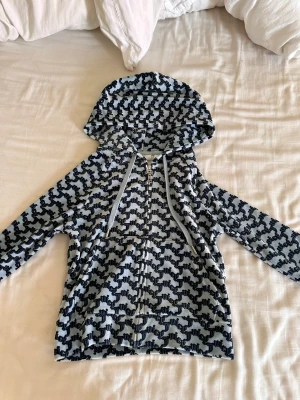 Juicy set  - Juicy Set, aldrig användt, säljer för att det är för litet. Tröjan är i storlek xs och byxorna i xxs