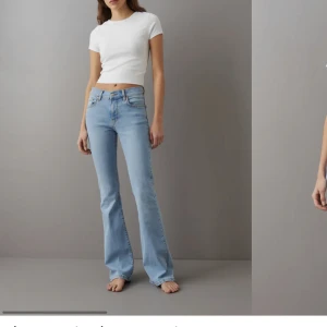Low waist bootcut jeans - Helt nya, säljer då de är för stora på mig. Slutsålda överallt. 
