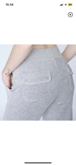 Juicy couture byxor  - Säljer mina fina juicy byxor då de inte kommer till användning❤️ bra skick , skriv för frågor. ‼️passa på och köpa nu då de är gratis frakt‼️