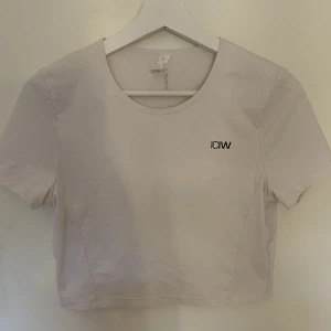 ICIW träningstopp  - säljer min I Can I Will tränings tröja i jätte skönt tunt material