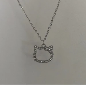 hello kitty halsband - 🫶