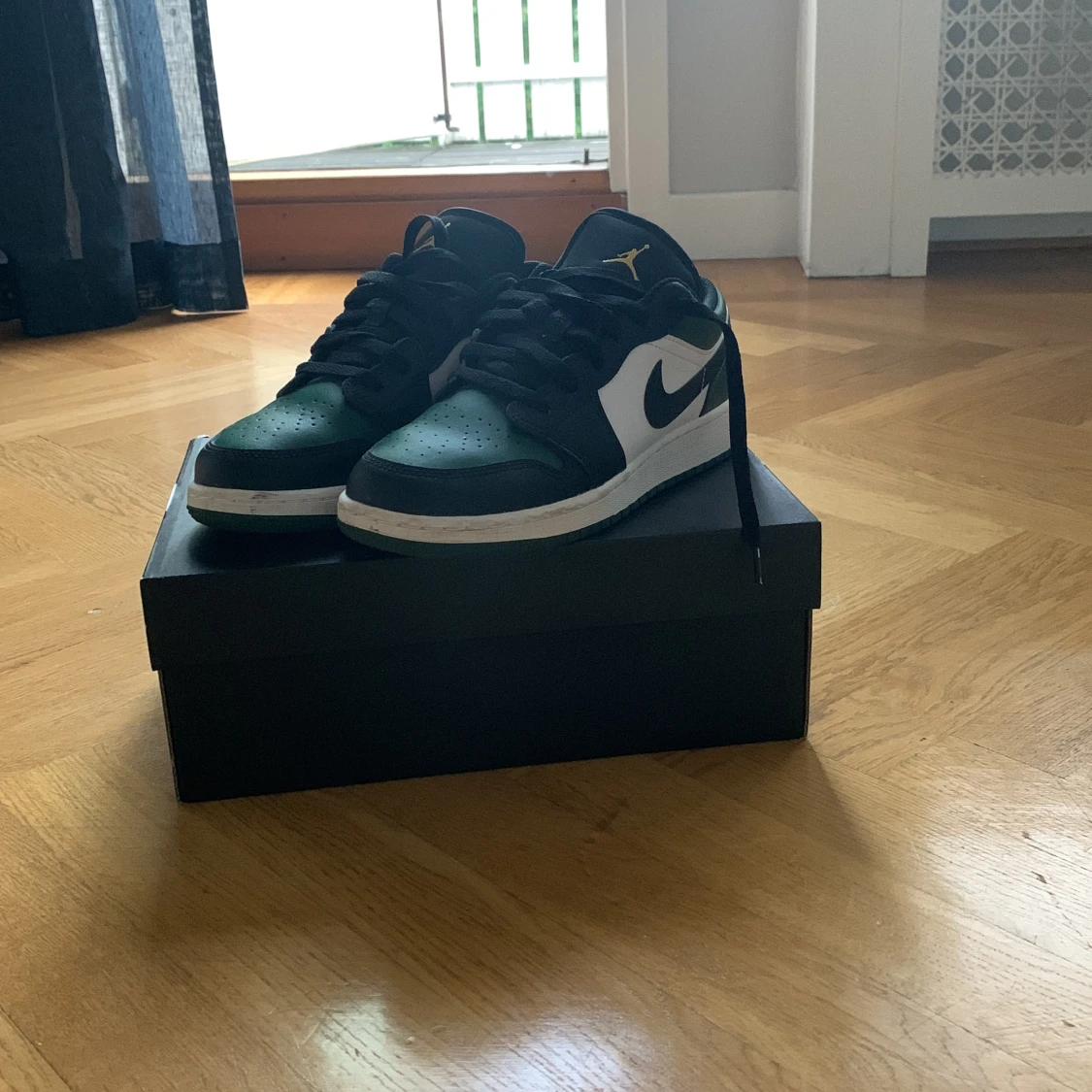 Air Jordan 1 Low green toe