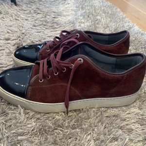 Lanvin 45/11 - Lanvin Sneakers Vinröda Size 11, motsvarar ca 45 Condition: 9/10