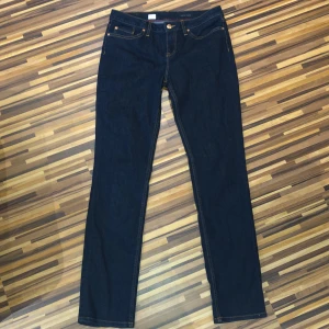 Tommy Hilfiger Jeans - Helt nya Tommy Hilfiger jeans, de är använda Max 2-3 gånger.