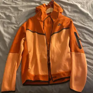 new season orange retro tech fleece rare colour way original price 5000sek from re-sellers 
