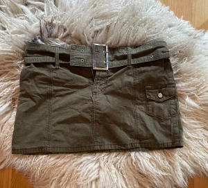 Minikjol cargo - Så snygg minikjol bara andväning 1 gång!