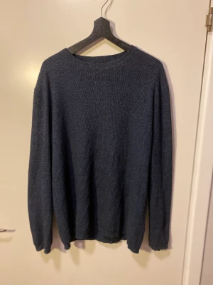 Stickan Tröja - Säljer nu en riktigt schysst Søndags & Som Tröja. Den är riktigt bra kvalitet! Hör av er om ni har några funderingar!🙌