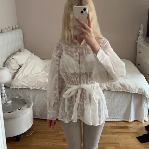 Nly trend blus - Jätte fin blus från nly trend!
