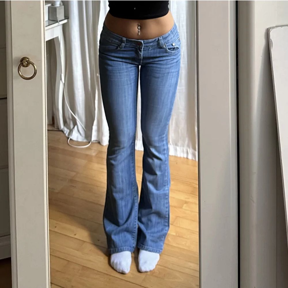 Blå Lågmidjade jeans - | Plick Second Hand
