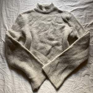 En supermysig tröja till hösten💞bra skick och kommer ifrån Divin knit 🫶