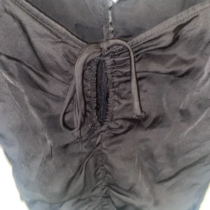 Tröja från hm  - Använd en gång köpte den då den var billig men använde den inte nå. Den är lite trång att få på sig på ena ärmen men när man fått på sig den sitter den bra (blir billigare om jag kan lämna eller mötas upp)