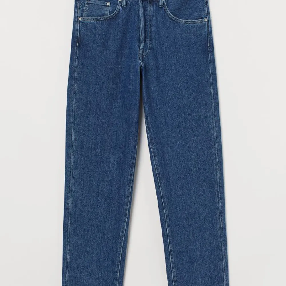 Från H&M  Orginalpris: 399  Lite använda men inga skador  Storlek: W34 L32  . Jeans & Byxor.