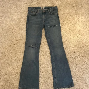 Bootcut jeans - Säljer mina lager 157 low boot jeans då de är förstora!💖Använda Max två gånger, passar mig som är 173💘För mer bilder, kom privat.