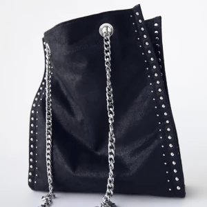 Väska  - Väska från Zara i mycket bra skick! 