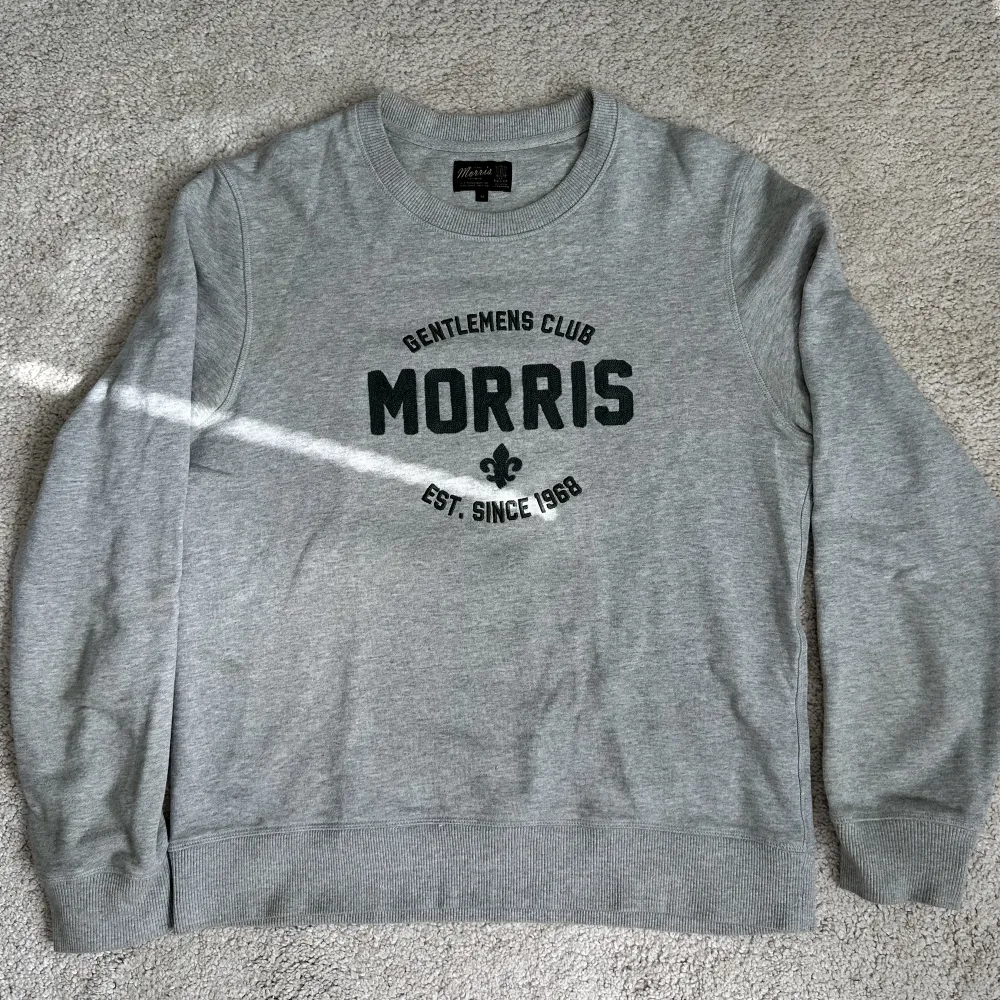 Säljer en tröja från Morris då den inte längre kommer till användning. Nypris omkring 1500 kr, storlek M. . Tröjor & Koftor.