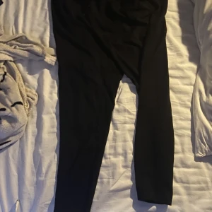 Mjukis byxor  - Mjukisbyxor svarta