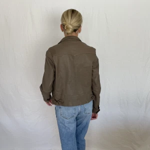 Vintage skinnjacka - Superfin vintage skinnjacka i läder. Fint skick🫶🏻💕