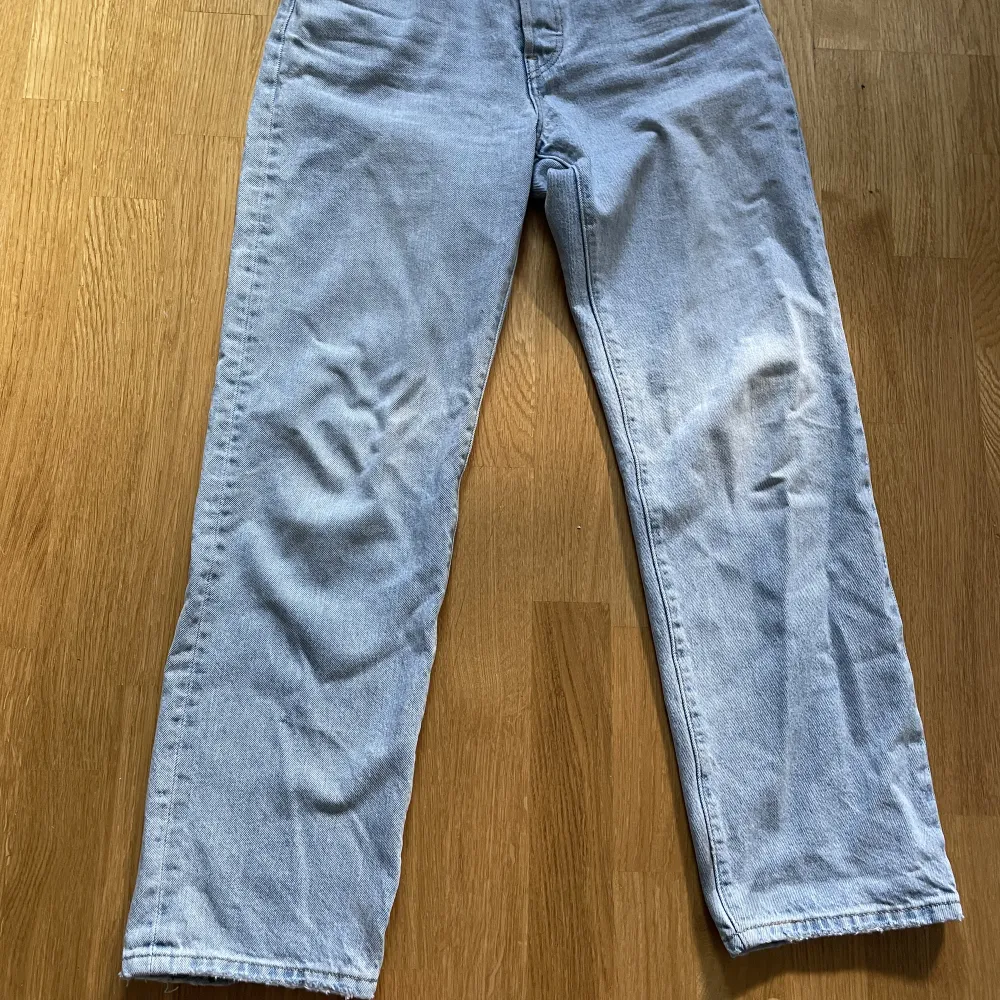 Säljer dessa Levi’s jeans i storlek (står inte på jeansen men om jag kommer ihåg rätt) W27 L30. Är i princip oanvända(:. Jeans & Byxor.