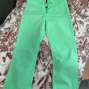 Gröna jeans. Jättebra skick.