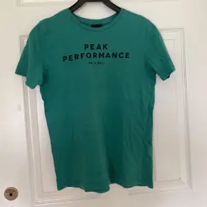 Peak performance t shirt strl 170 