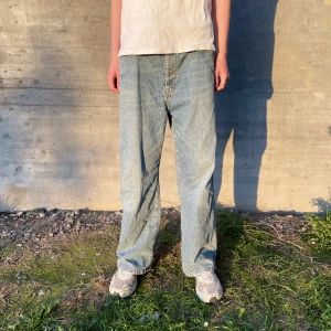 Baggy blue jeans - Blue baggy jeans. Kom dm vid frågor eller fler bilder!