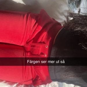 Fina röd juciy  - Säljer mina fina röda juciy byxor 