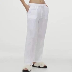 Lågmidjade linnebyxor  - Säljer superfina dessa linnebyxor som är perfekta till sommaren❤️😍