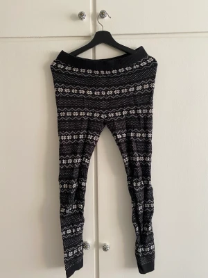 Leggings fodrade - Fodrade fluffiga leggings Storlek S  Supermysiga 