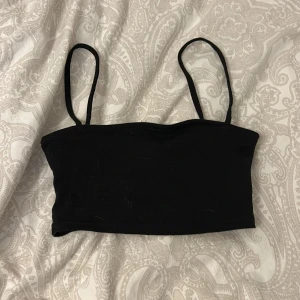  Jätte liten topp -  Jätte liten svart topp